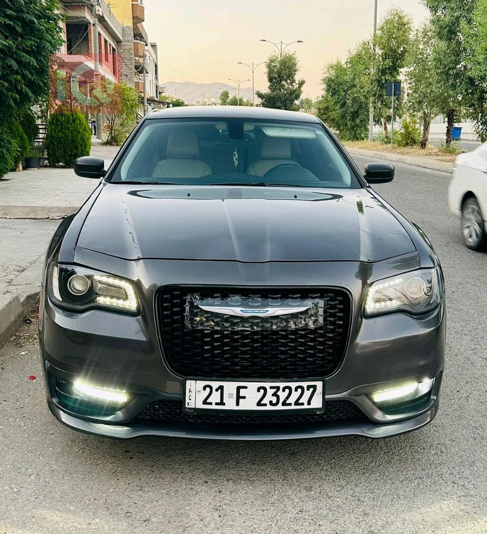 کرایسلەر 300